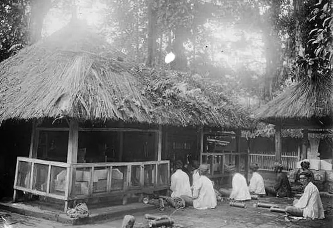 Tokoh Sentral diTasikmalaya Makamnya diZiarahi Ribuan Orang Setiap Hari